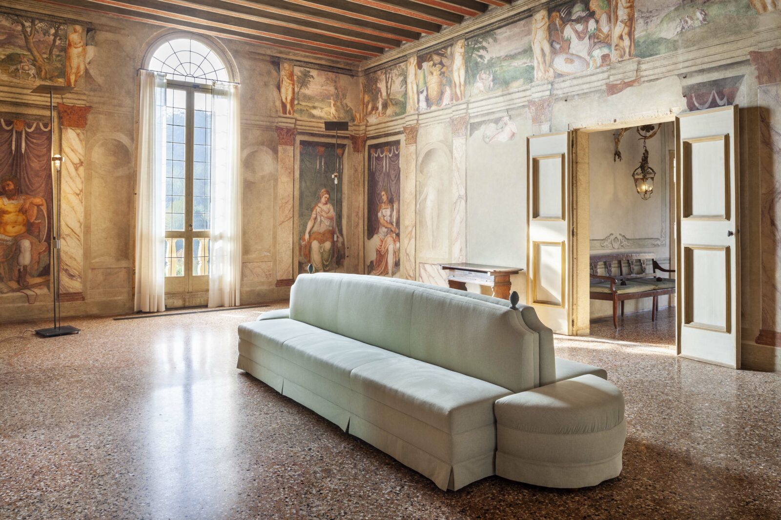 Hall with frescoes at Villa dei Vescovi