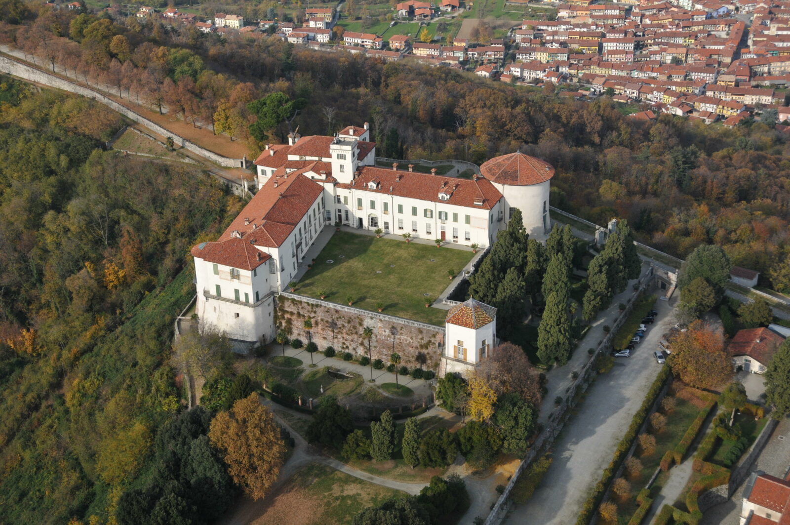 Veduta del Castello di Masino.