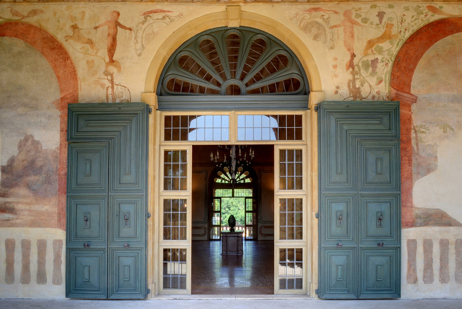 Entrance door of Villa dei Vescovi