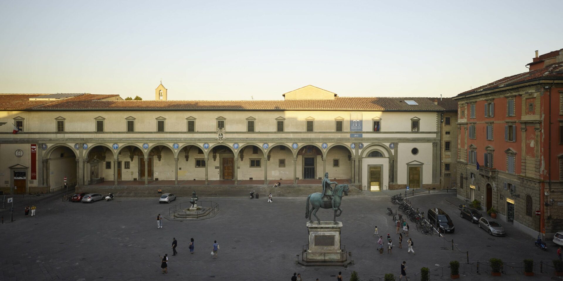 Piazza del Museo degli Innocenti a Firenze