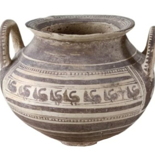 8. Pot with water birds