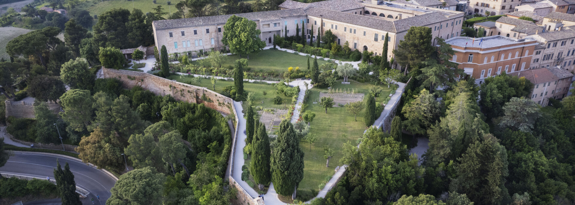Orto sul Colle dell'Infinito visto dall'alto